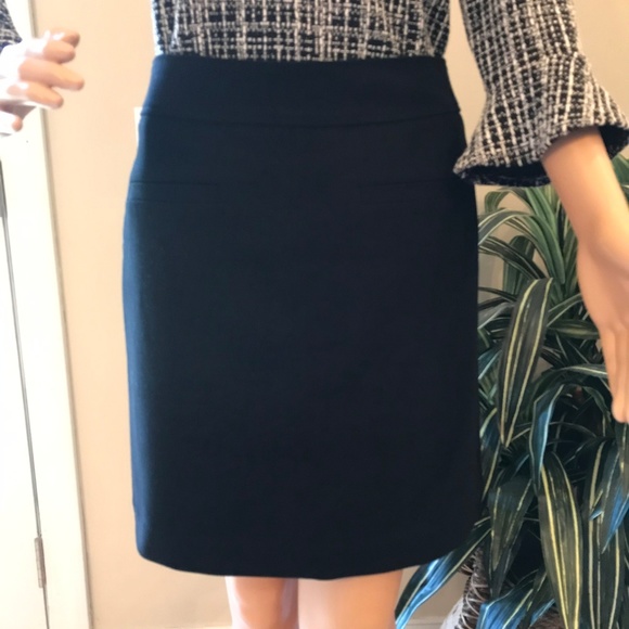 NWOT LOFT Black Pencil Skirt Sz 0 - Picture 1 of 6
